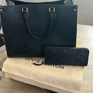 Purse & wallet for sale Louis Vuitton.